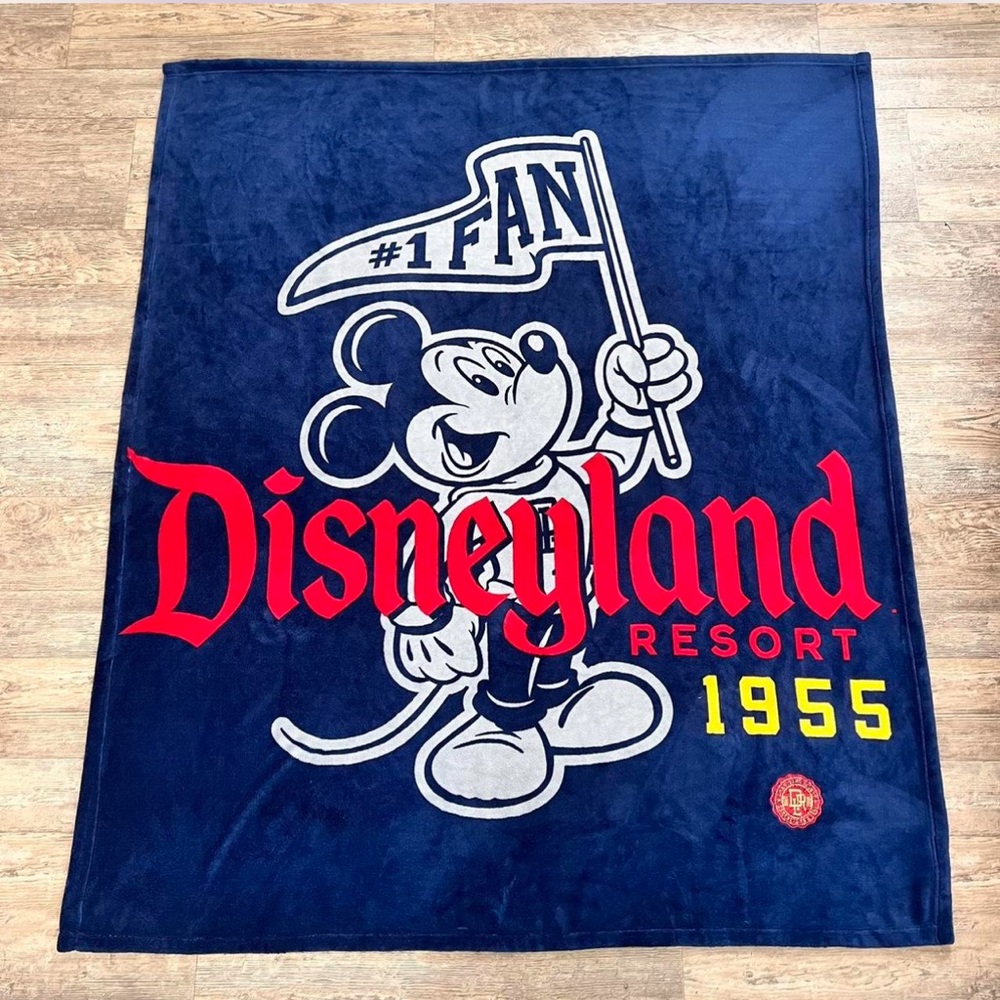 Disneyland Resort Mickey #1 Fan Throw Blanket Plush 50x58 Authentic Disney Parks